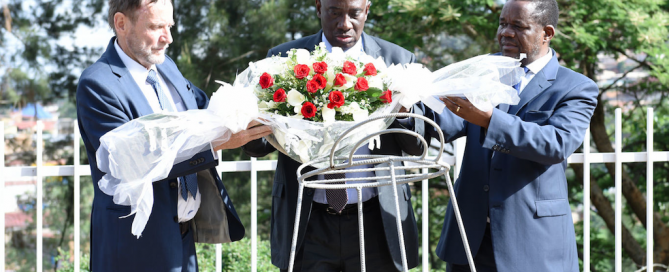 ICTR officials place wreath at mass graves, Kigali Genocide Memorial, 12 November 2015