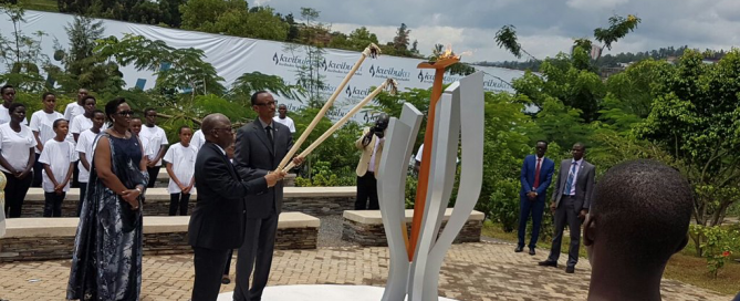 On 7 April 2016, the presidents of Rwanda and Tanzania light the flame of remembrance which will burn for 100 days to commemorate the 1994 genocide against the Tutsi in Rwanda.