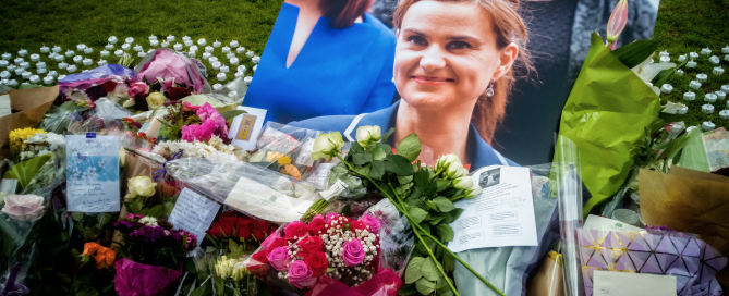 Flowers laid for Jo Cox MP at Parliament Square in London. Garry Knight, 17 June 2016 (CC0 license)